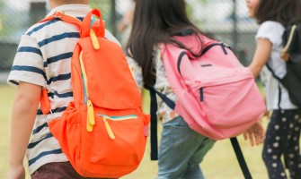 Escolas de acolhimento e apoio alimentar