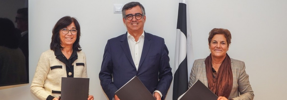 Assinatura de protocolo da Escola da Bairrada