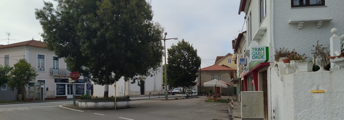 Requalificação do Largo de Santo António  em Avelãs de Caminho