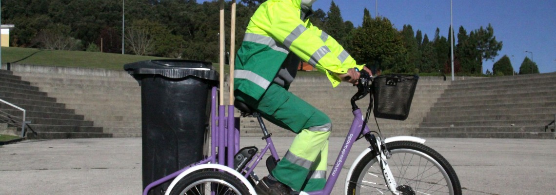 Município compra bicicleta elétrica para limpeza urbana