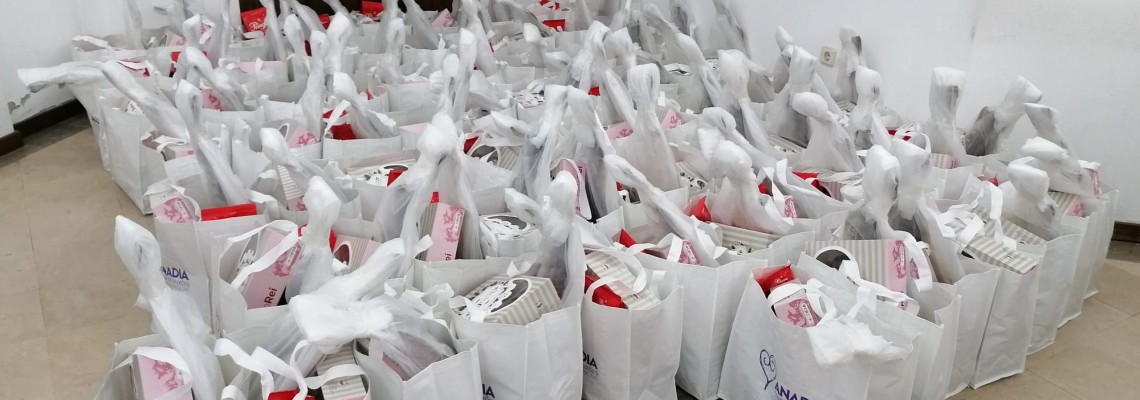 Famílias carenciadas recebem cabaz de Natal