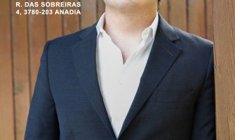 Sessão de autógrafos com o escritor Francisco Ramalheira