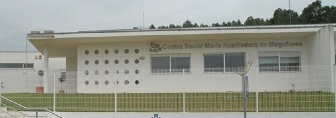 Município cede escola ao Centro Social de Mogofores Município cede escola ao Centro Social de Mogofores