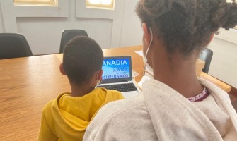 Município empresta computadores a alunos carenciados