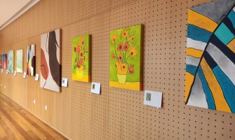 Exposição de pintura da APPACDM na Biblioteca