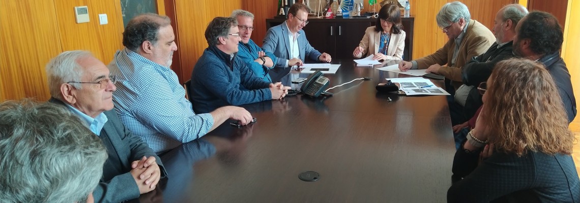 Construção de rotunda no Peneireiro