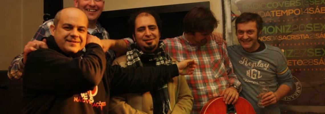 Às Sextas na Praça com os Meninos da Sacristia