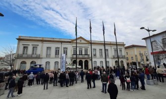 Rally noturno de automóveis clássicos
