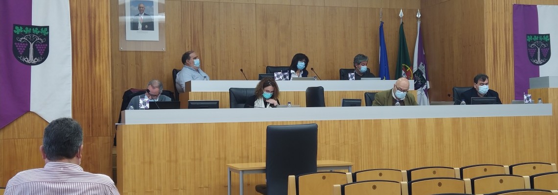 Bolsas para criar emprego e fixar população