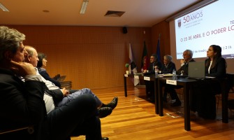  Tertúlia “O 25 de abril e o Poder Local”