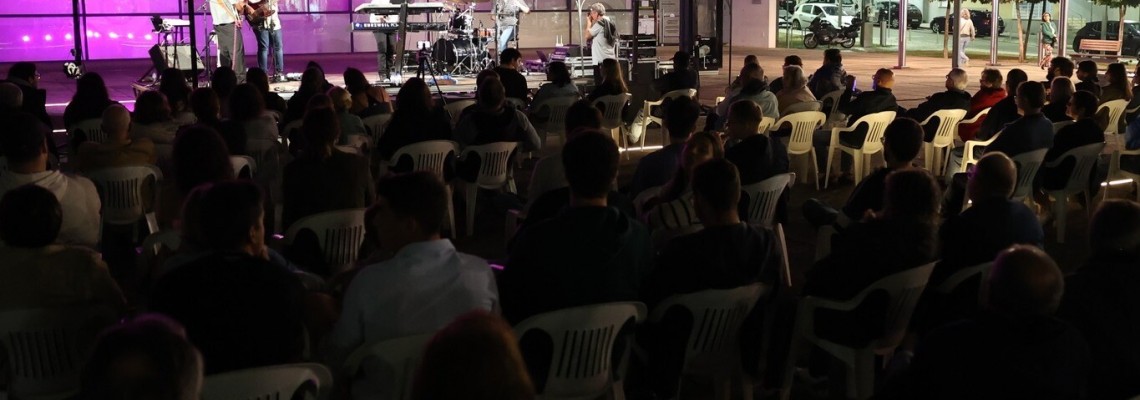 Praça da Juventude recebe concerto dos “The Founders”